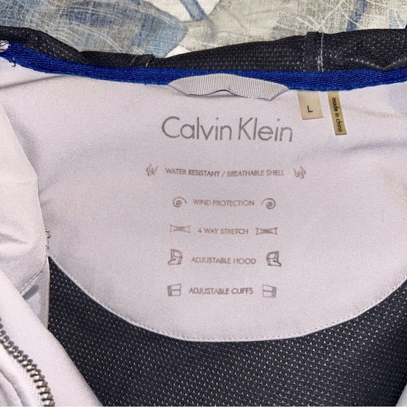 Calvin Klein light grey water and wind resistant jacket size Large - Picture 4 of 4